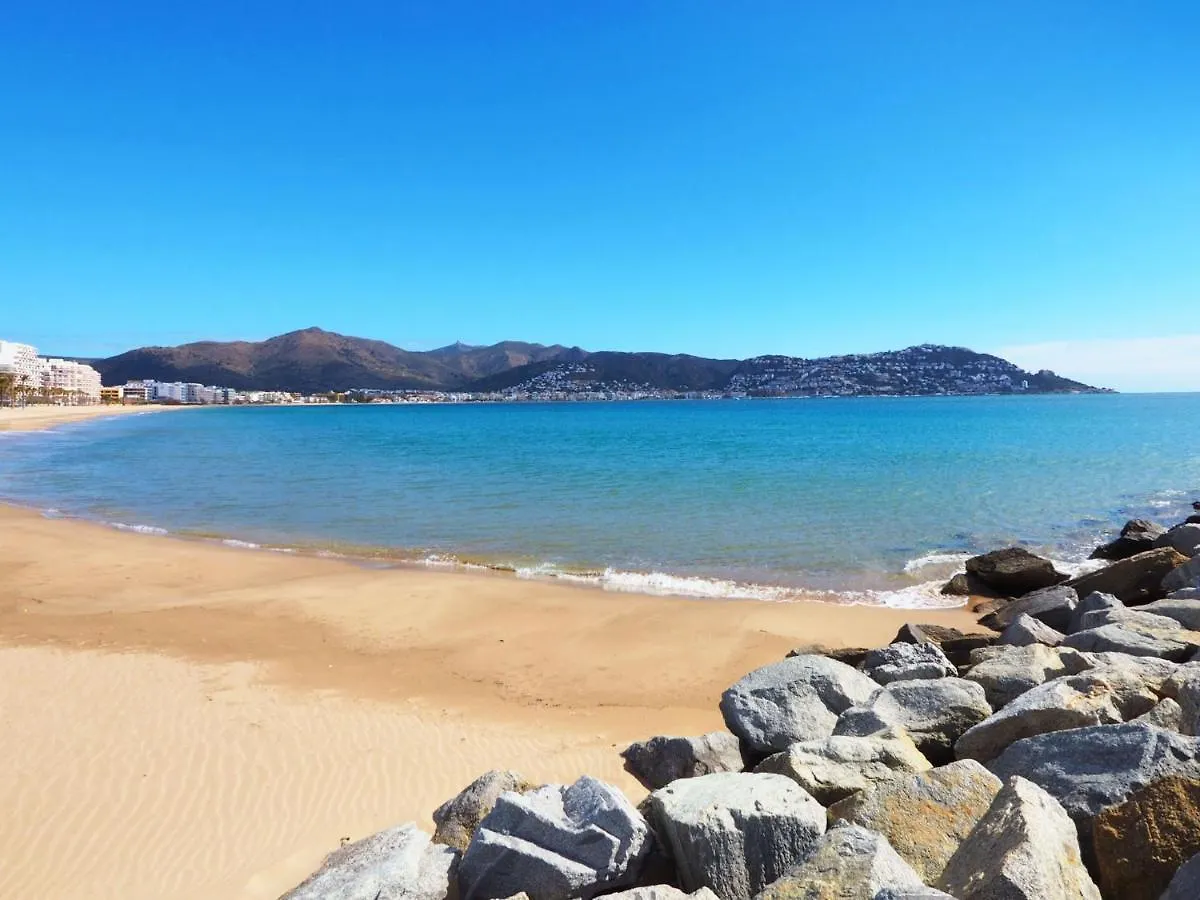 Apartment Hort De Mar By Interhome Roses
